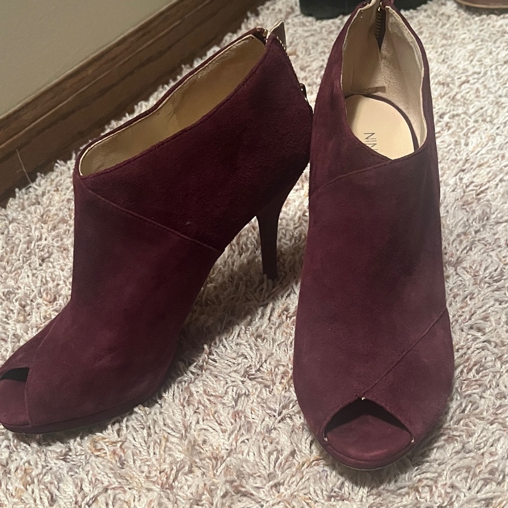 Nine West Burgundy Peep-Toe Heels